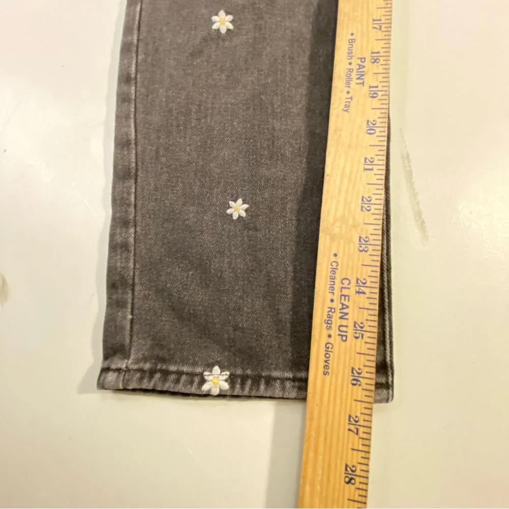 PacSun Highrise Straight Leg Black Embroidered Daisy Floral Jeans size 26 2 - Picture 9 of 14